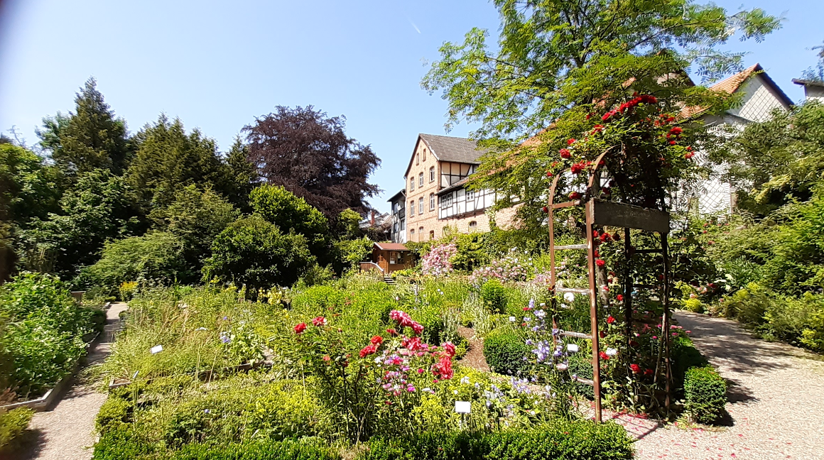 <p>Bauerngarten</p>
