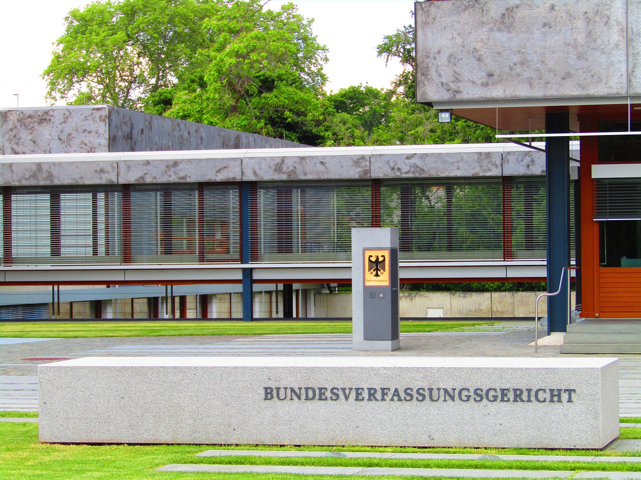Das Bundesverfassungsgericht in Karlsruhe (Foto: Bild von Udo Pohlmann auf Pixabay)